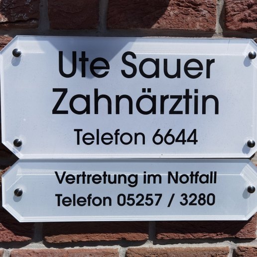 Praxisschild
